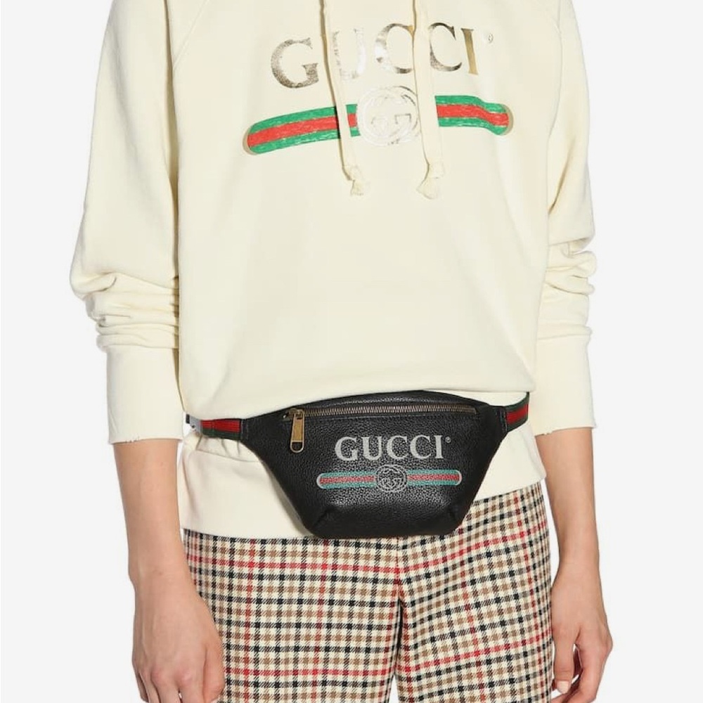 Auth GUCCI Grained Calfskin Sherry Logo Small Waist ( Belt) Black Leather Bag